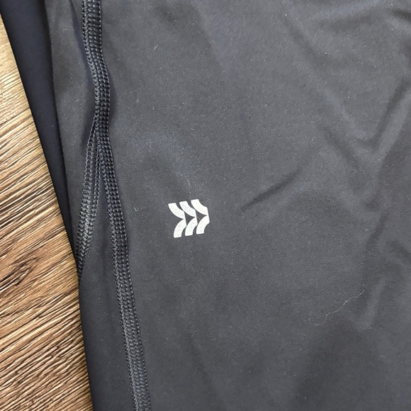 NWT All in Motion Black Leggings - Picture 4 of 7